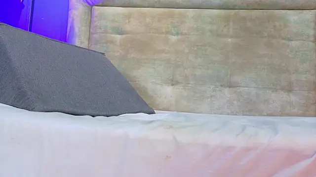 french_sexx's cam snapshot