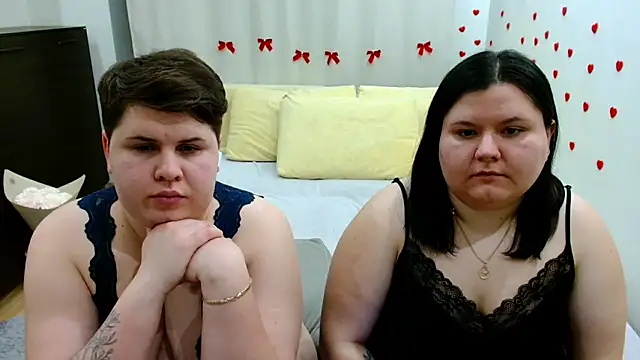 BeckyAndHellen's cam snapshot