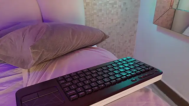 emily_dempsey's cam snapshot