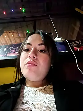 Lesly_10-'s cam snapshot