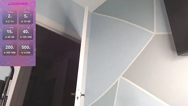 MilaniaCute live sex cam