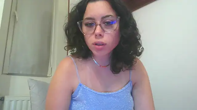 LovelyJulliette live sex cam