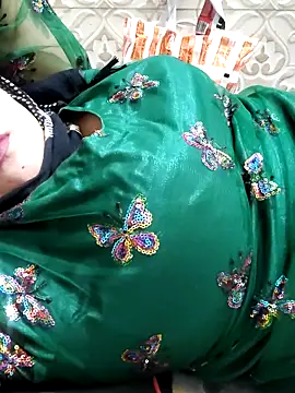 Indian-Nazia's cam snapshot