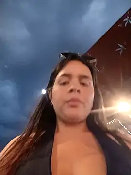 Julieth_hot-69's cam snapshot