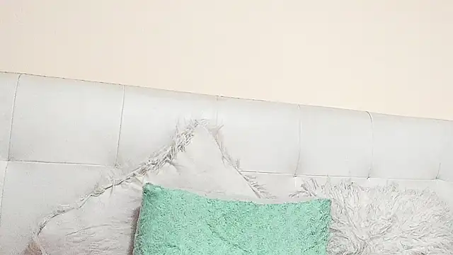 SexyLatinsx's cam snapshot