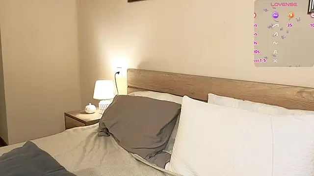 EnchantedIvy's cam snapshot