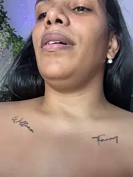 ArielleMillerr-'s cam snapshot