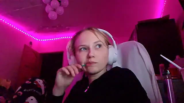 KarinRobertson's cam snapshot