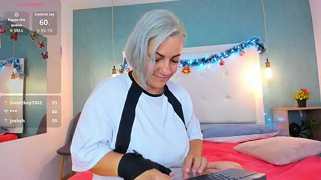 Heidy_milf's cam snapshot