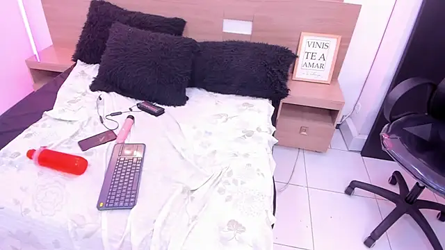 Jolie_Sanz's cam snapshot