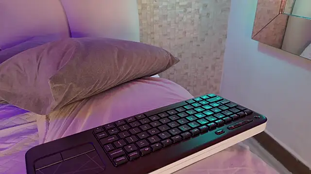 emily_dempsey's cam snapshot