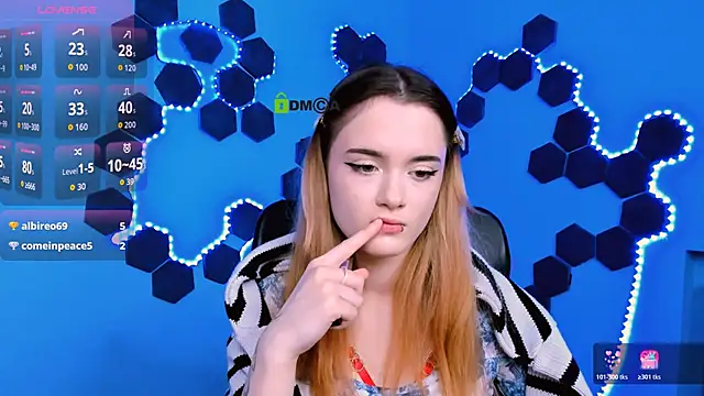 liana_kisses's cam snapshot