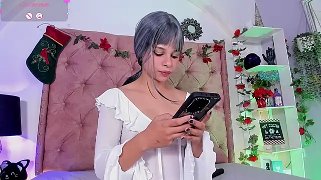 LadyAvalon's cam snapshot