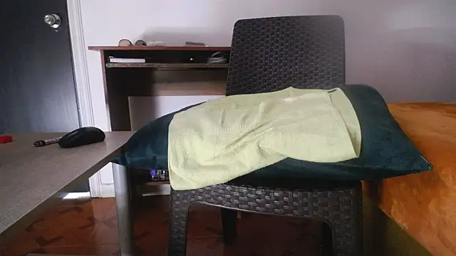 LADY-IN-BLACK's cam snapshot