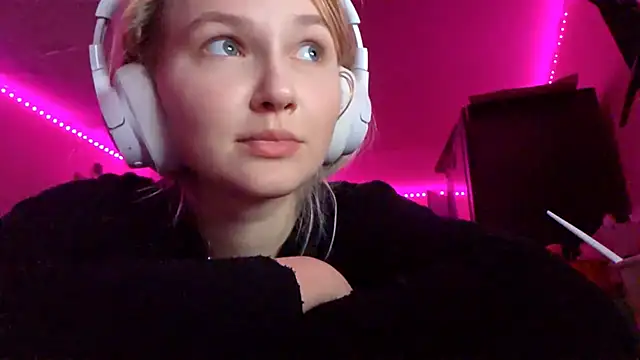 KarinRobertson's cam snapshot