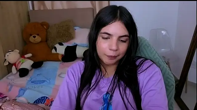 _elenna's cam snapshot