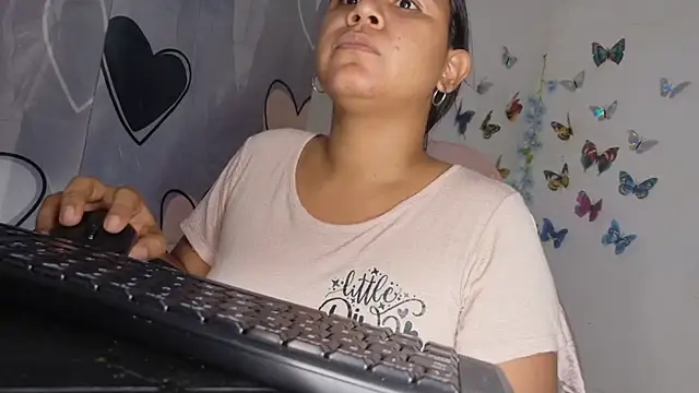 lucy_hairypussy83's web cam