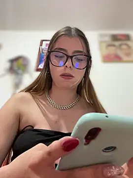 Cloew_Marz live sex cam