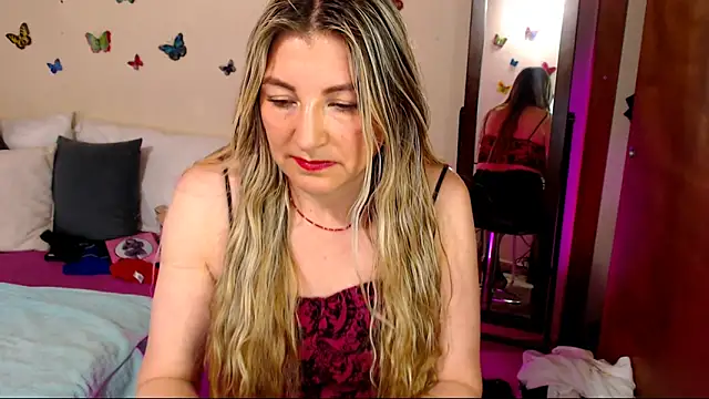 Jolie-Mature's web cam