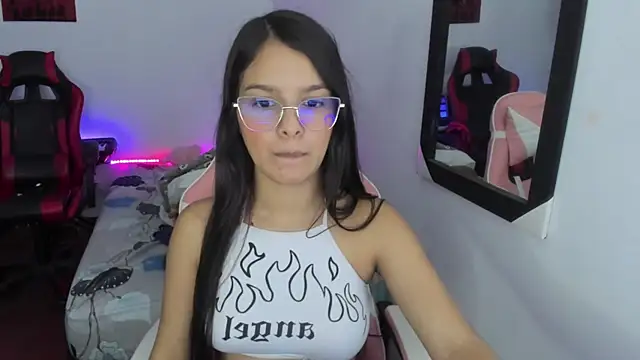 jessi_and_boy's cam snapshot