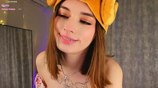 LunaraRada live sex cam