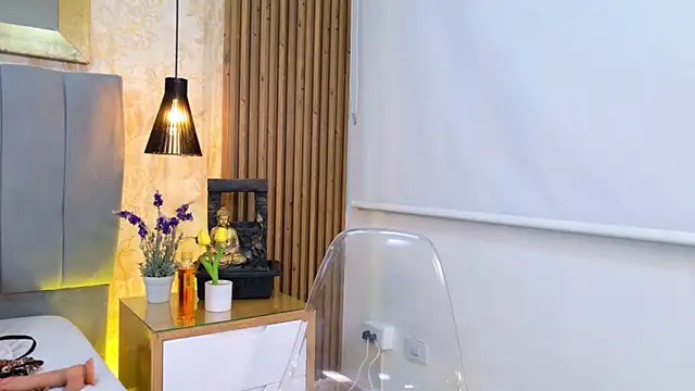 Tifany_boobsgb's cam snapshot