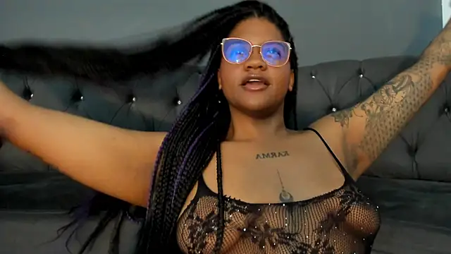 ZahraRose's cam snapshot