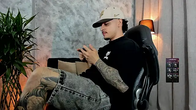 boyc022_'s cam snapshot