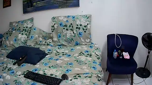 THICKSEXYXX's cam snapshot