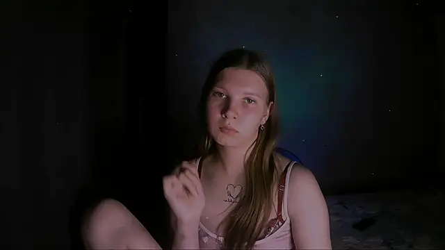 nelli_lux_'s cam snapshot