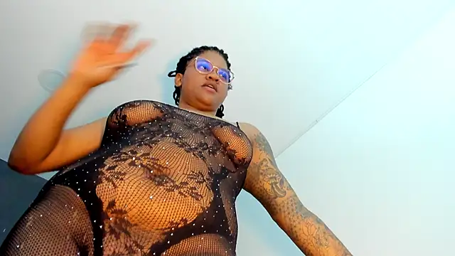 ZahraRose's cam snapshot