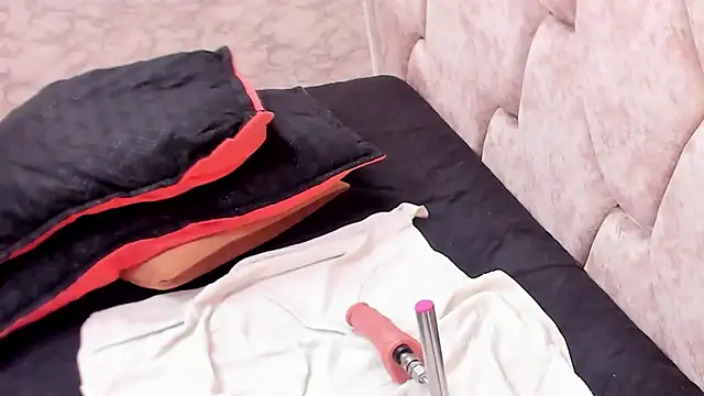 EXOTIC_EBONY_'s cam snapshot