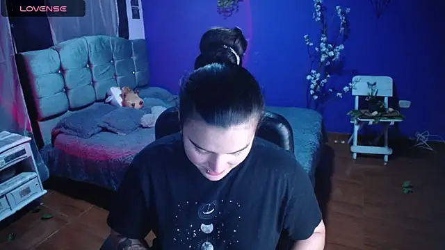 Nika_1_'s cam snapshot