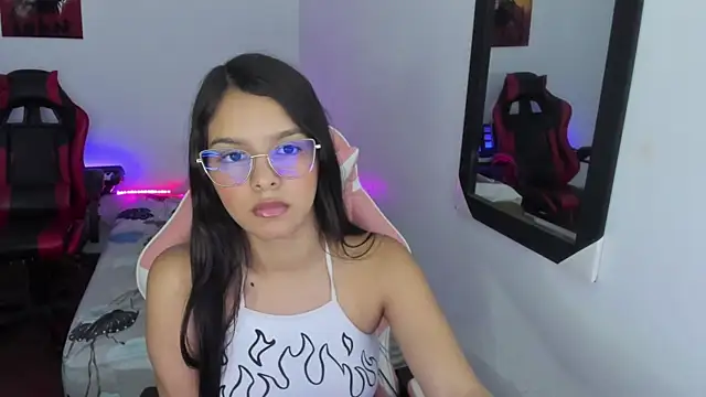 jessi_and_boy's cam snapshot