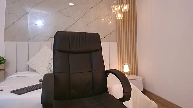 SashaBlake_'s cam snapshot