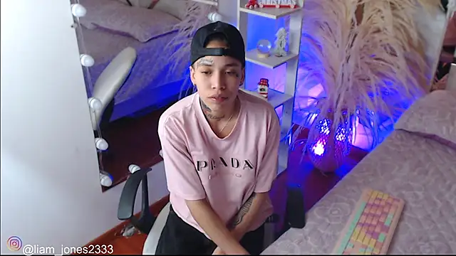 Jonesliam23's cam snapshot