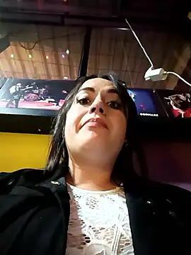 Lesly_10-'s cam snapshot