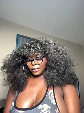 WomanNextdoor1's cam snapshot