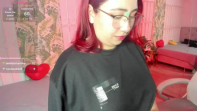 littlee_red's cam snapshot