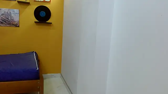 skinnyverus18's cam snapshot