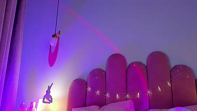 ElsaYoung's cam snapshot