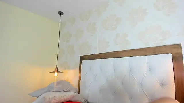 IRISCLARK1's cam snapshot