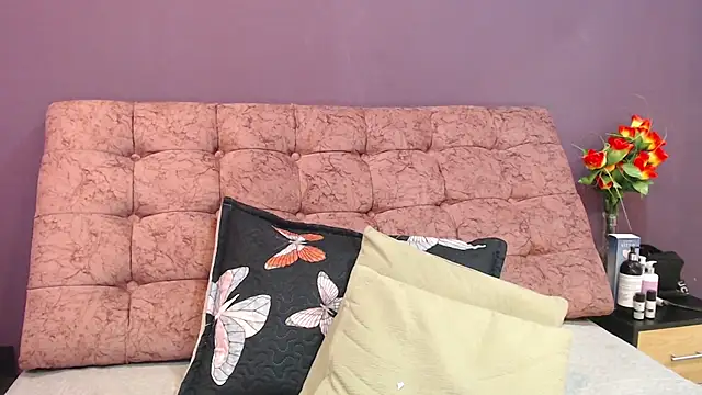 KateWelsin's cam snapshot