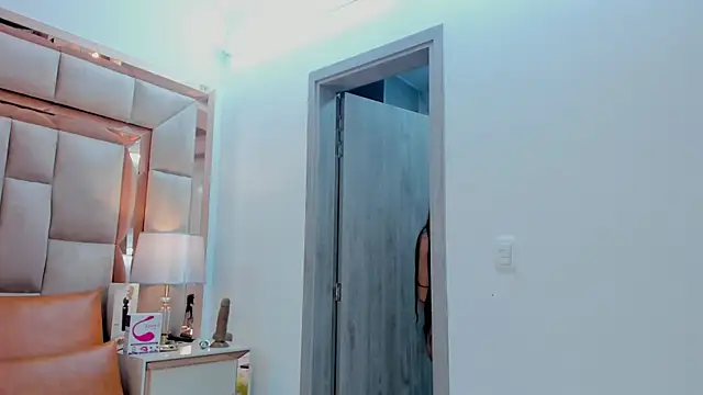 Leslie_Bussh_'s cam snapshot