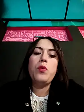 Lesly_10-'s cam snapshot