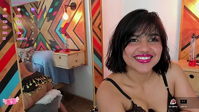 NaiirobiSwan's cam snapshot