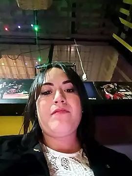 Lesly_10-'s cam snapshot