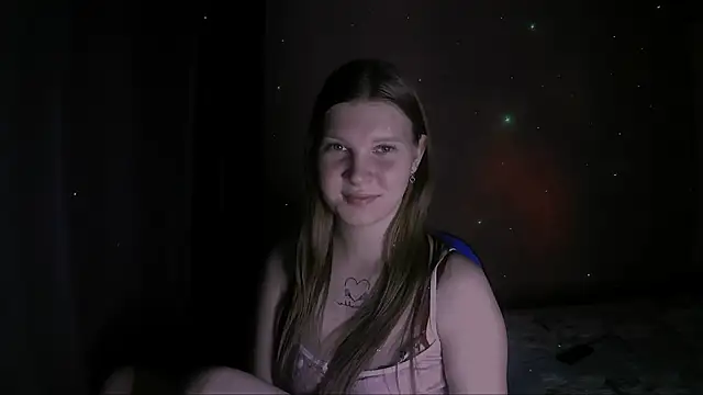 nelli_lux_'s cam snapshot