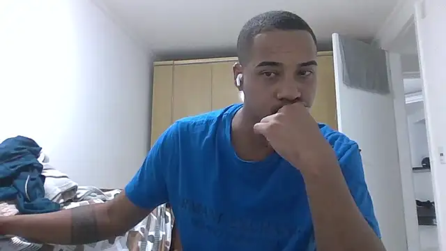 JUNINHOLEKEJR's cam snapshot