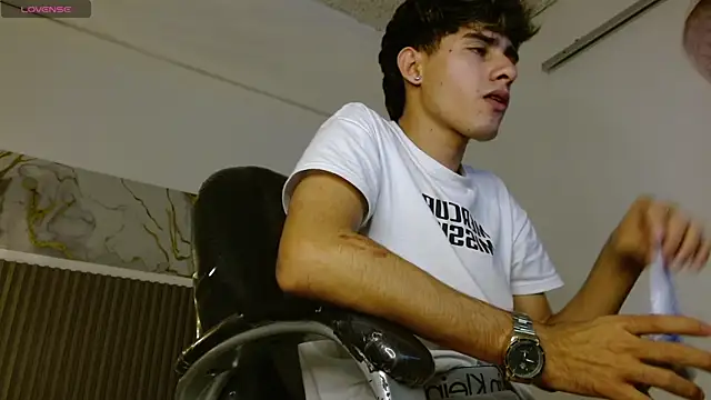 Dyla_n18's cam snapshot